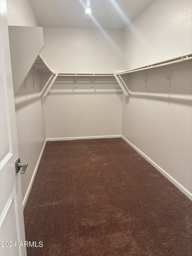 Building Photo - 2002 E Brooklyn Dr