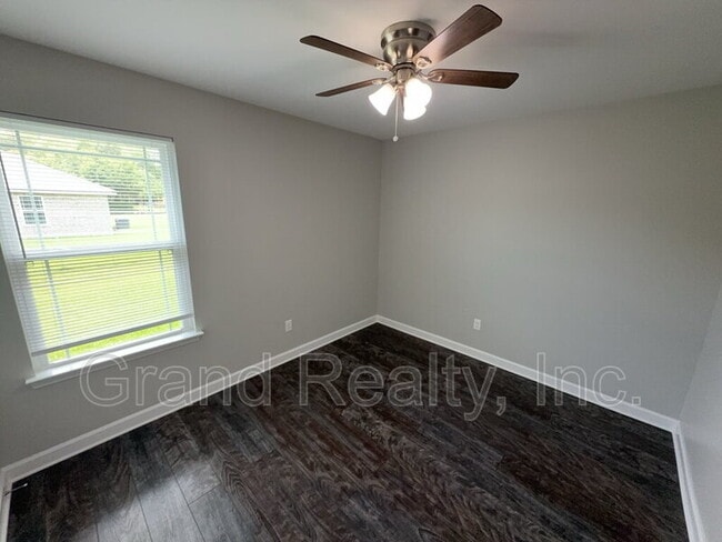 Building Photo - 4013 Brittany Ln