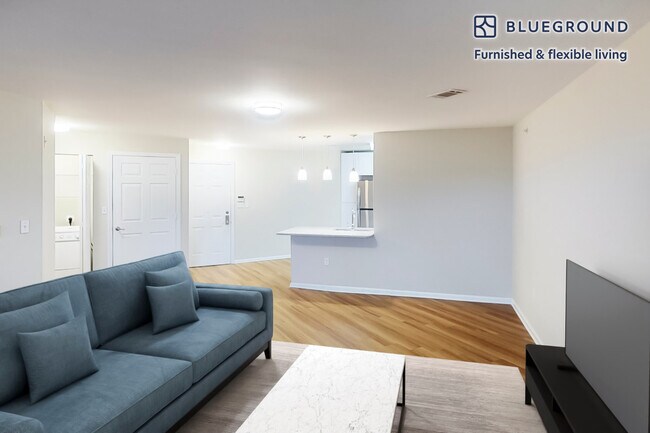 Building Photo - 160 Boylston St
