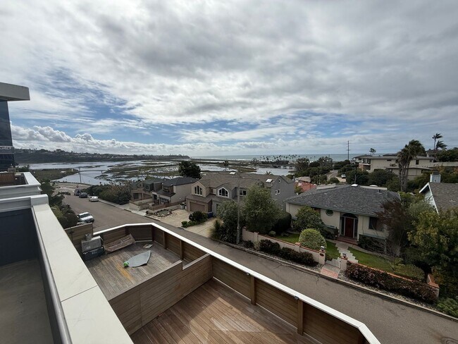 Building Photo - 2 Bedroom, 2 Bath + Loft, with Exceptional Views! Just Steps to the Beach!