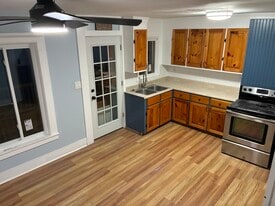 Building Photo - 30 Converse St