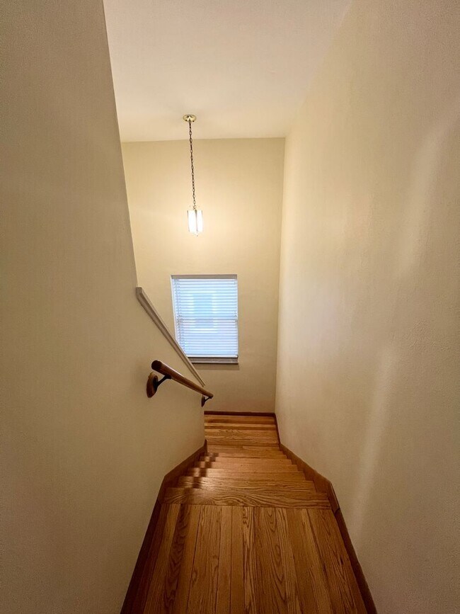 Building Photo - 5012-5014 Jamieson