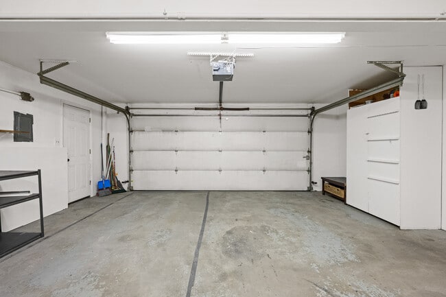Building Photo - 1611 Madison Dr