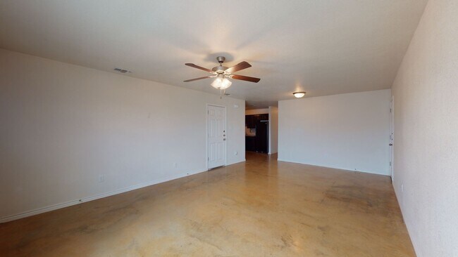 Building Photo - FREE JANUARY RENT!!!! PRICE IMPROVEMENT ONLY $1,295 !!!!