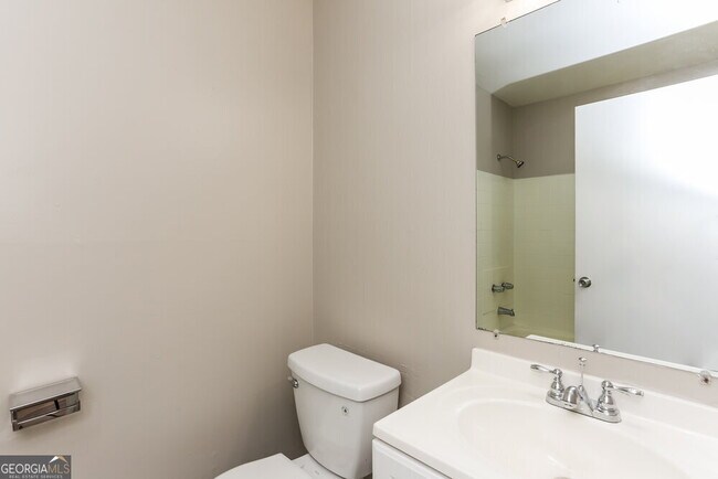 Building Photo - 599 Plainville Dr SW