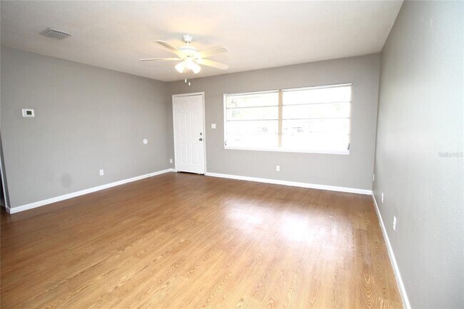 Building Photo - 1126 10th St