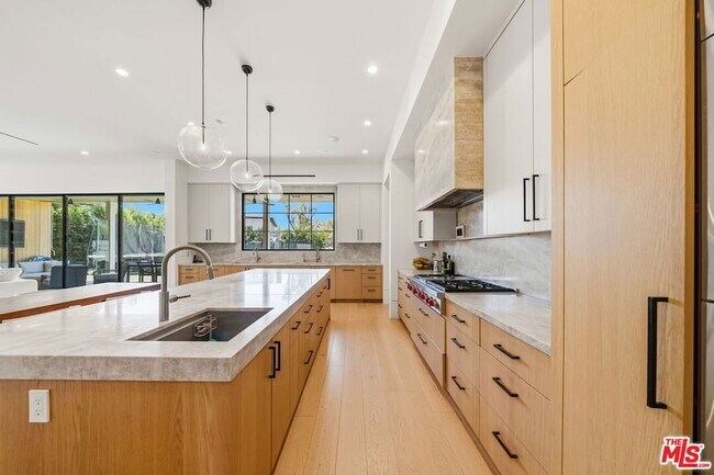 Building Photo - 9206 Monte Mar Dr