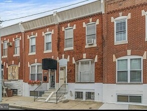 Building Photo - 2439 S Iseminger St