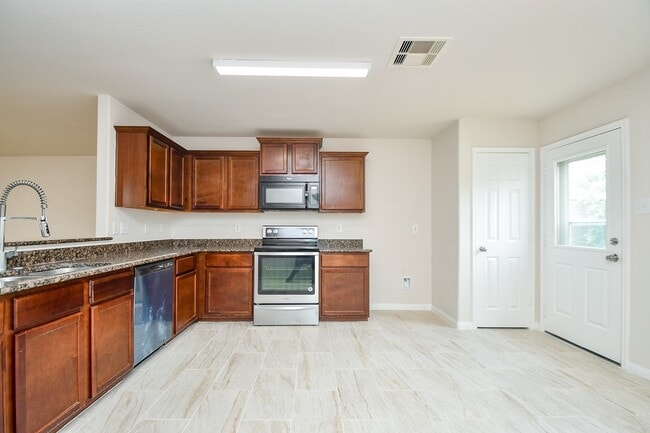 Building Photo - 17119 Hawks Landing Dr
