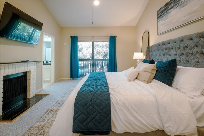 Building Photo - 11711 Memorial Dr