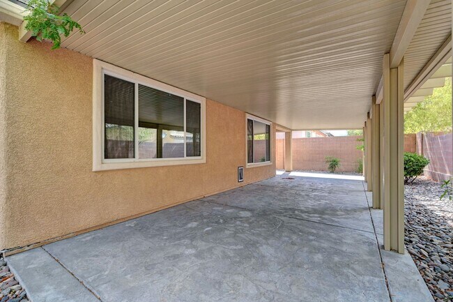 Building Photo - 10240 Gladstone Peak St