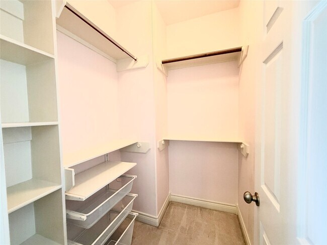 Building Photo - 5430 Crooms St