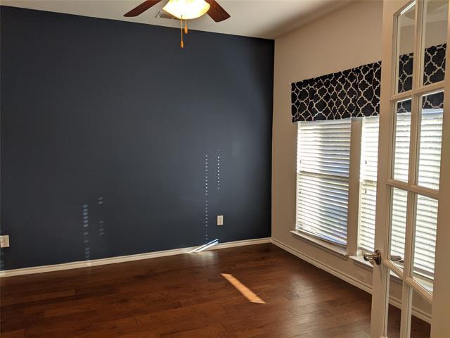 Building Photo - 209 Meadows Dr