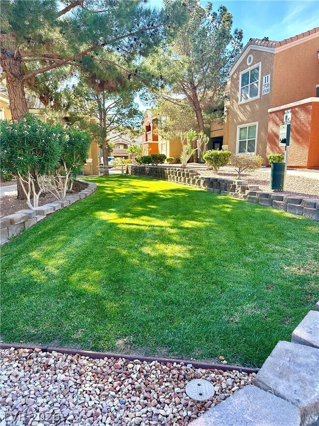 Building Photo - 8101 W Flamingo Rd