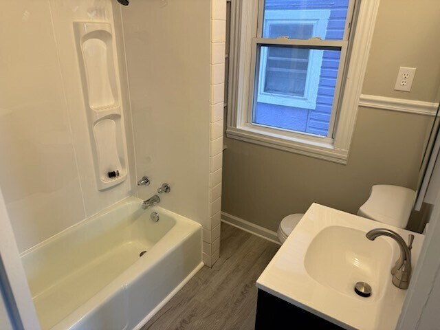 Building Photo - 807 Crawford Ave