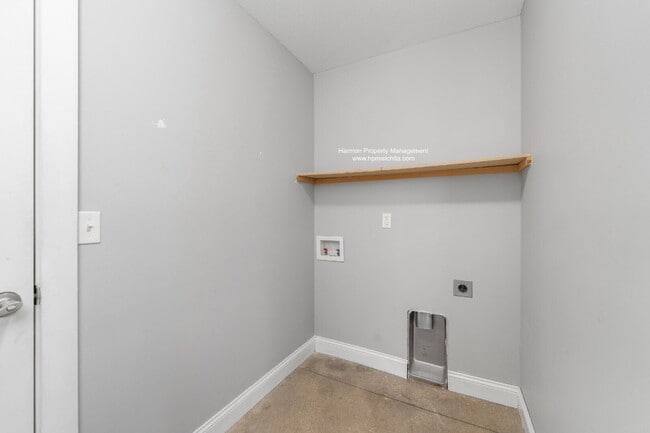 Building Photo - 5326 N Hillside St