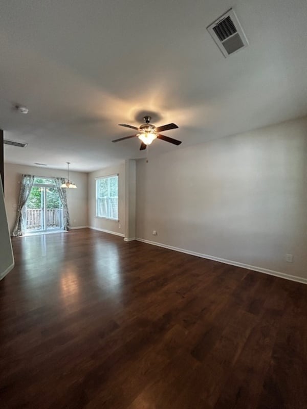 Building Photo - 257 Chesterton Dr