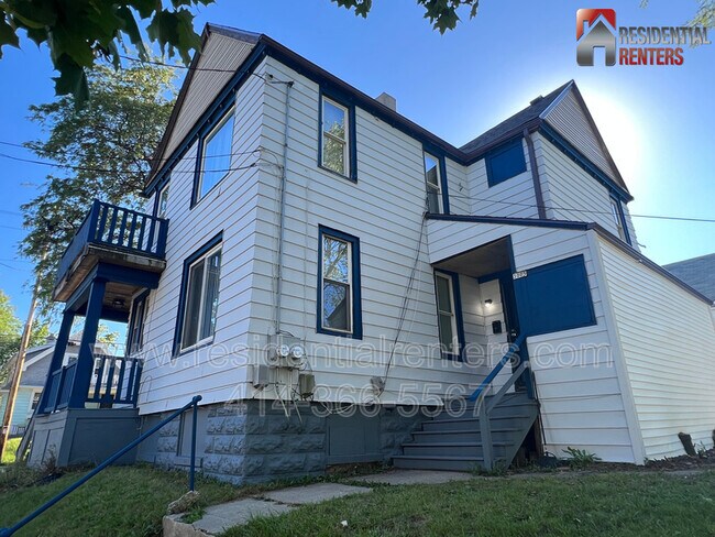 Building Photo - 3001 N 1st St