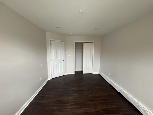 Building Photo - 123 Avenue C