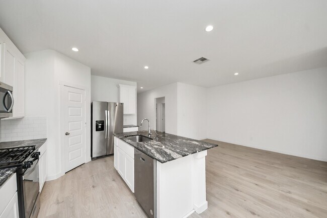 Building Photo - 1618 Westway Dr