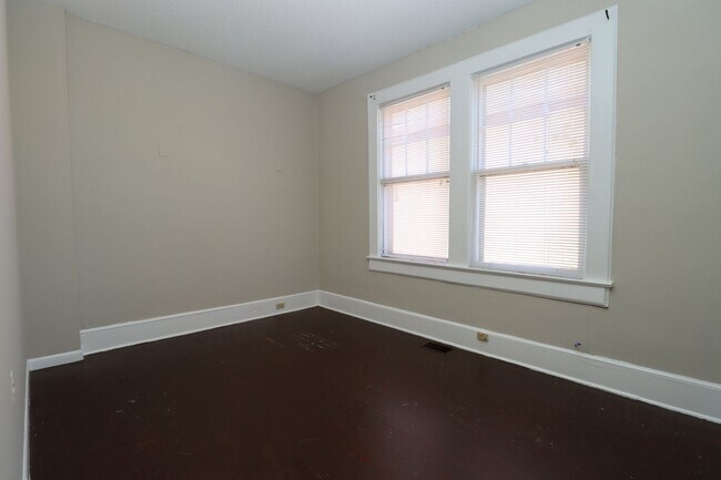 Building Photo - 1016 Laurens St