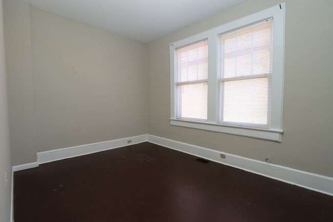 Building Photo - Historic 2 Bedroom in University Hill – Wa...