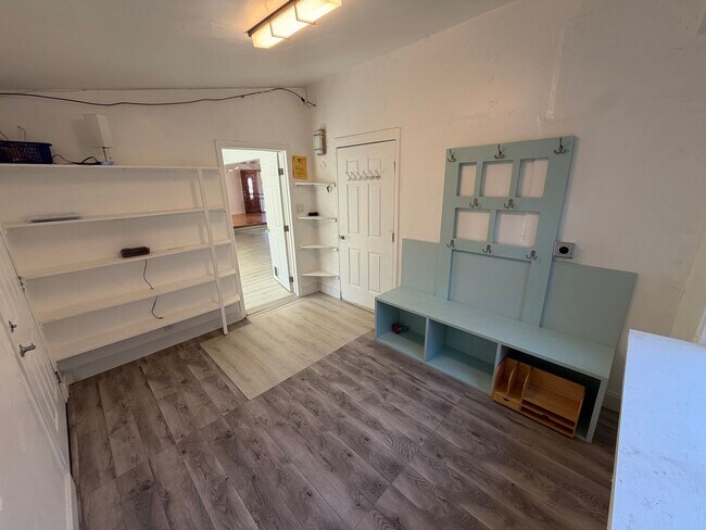 Building Photo - 7210 Zelinda Dr