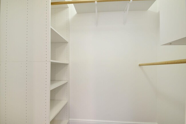 Building Photo - 12212 Sag Harbor Ct