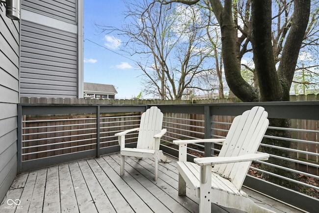 Building Photo - 2464 Broadway St