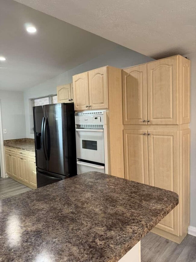 Building Photo - 400 E Prima Vista Blvd