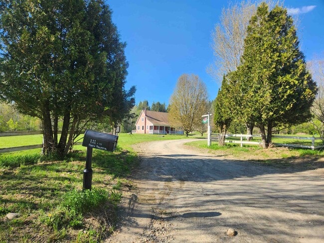 Building Photo - 109 N Hollow Rd