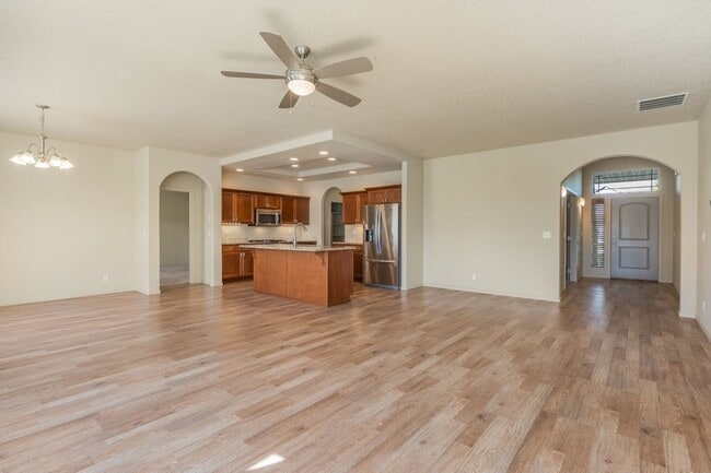Building Photo - 3 bed with Office Rancher in the Landings ...