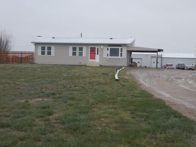 Building Photo - Eastside Rural One Level