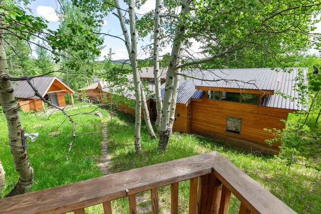 Building Photo - 10570 Rammell Mountain Rd