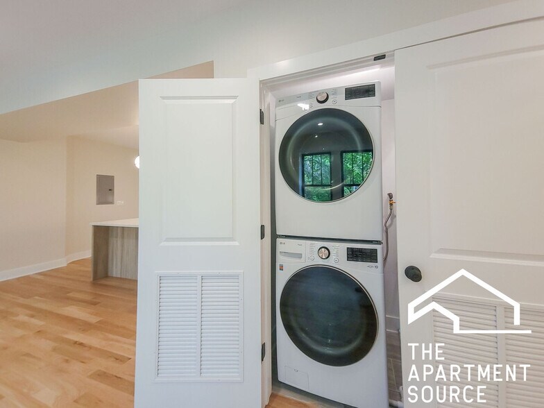 Building Photo - 4849 N Seeley Ave