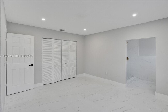 Building Photo - 5314 SW 140th Pl