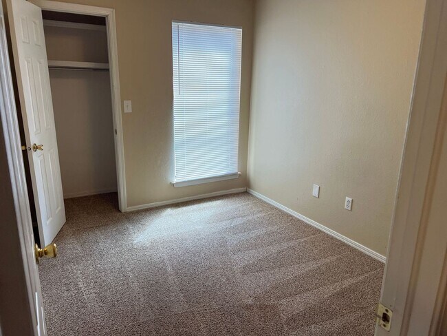 Building Photo - 1200 N Cedar Ave