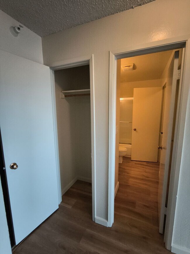 Building Photo - BEAUTIFUL STUDIO AVAILABLE AT WATERGATE COMMUNITY IN EMERYVILLE!!!