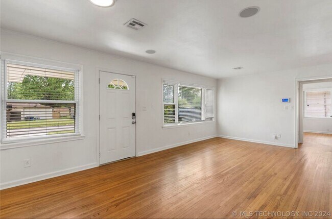 Building Photo - 3408 S Pittsburg Ave