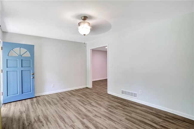 Building Photo - 46 Coopers Glen Dr SW
