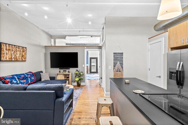 Building Photo - 200 Lincoln Ave