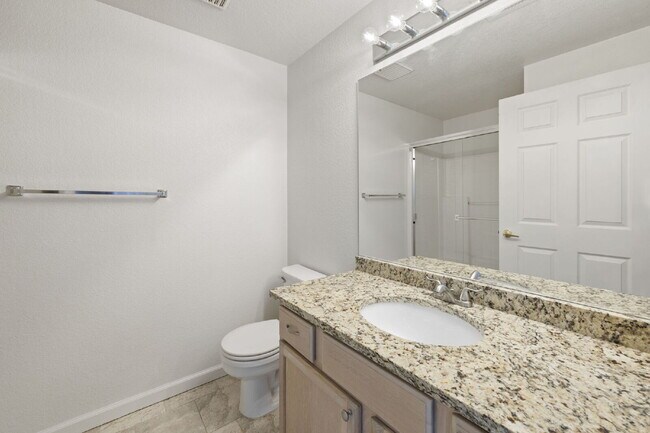Building Photo - "Chic & Spacious 2-Bed, 2-Bath Condo with Granite Elegance in Littleton!"