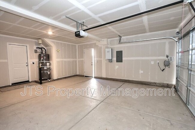 Building Photo - 8312 Whippersnapper Way