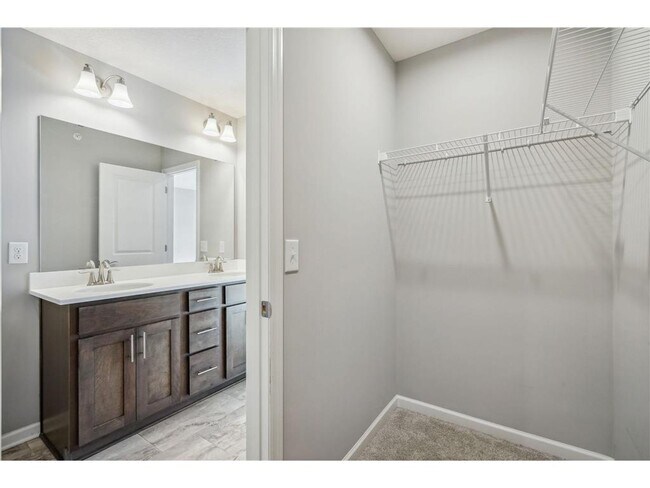 Building Photo - 6993 Huckleberry Dr