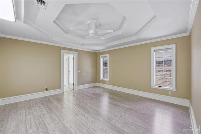 Building Photo - 10 Cardinal Ave