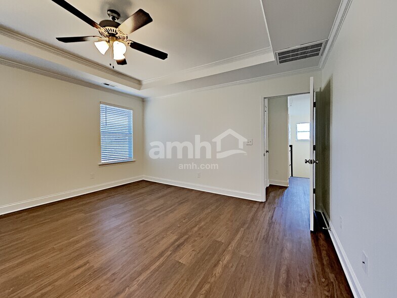 Building Photo - 132 Hamilton Park Dr