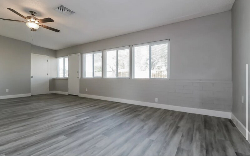 Building Photo - 2737 W Montebello Ave