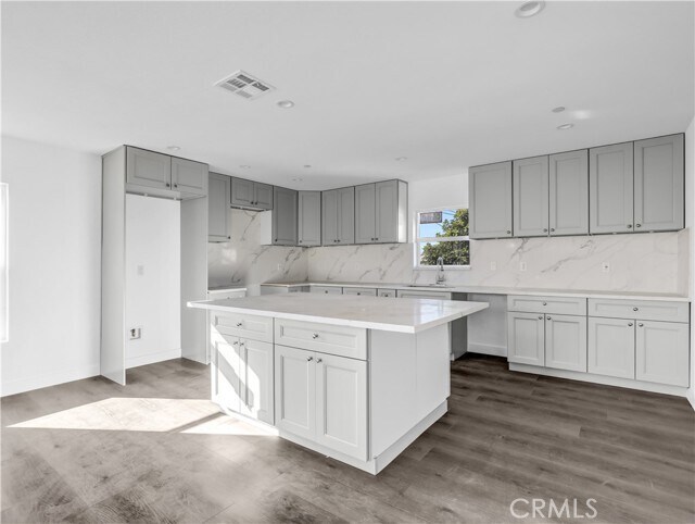 Building Photo - 1231 S Rowan Ave