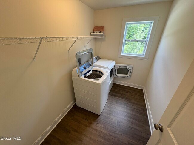 Building Photo - 43 Timber Creek Dr