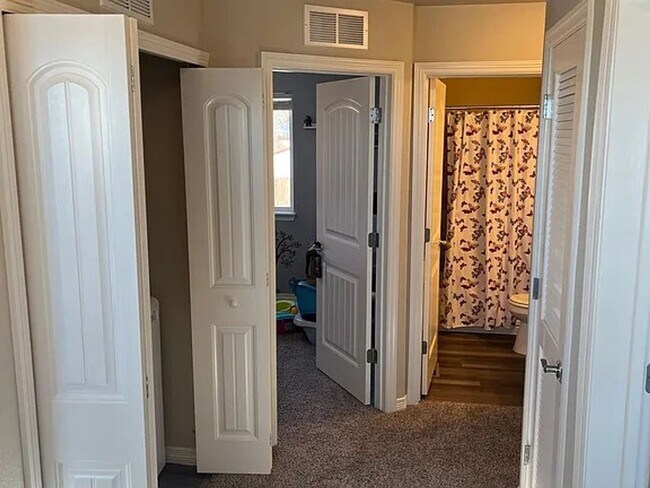 Building Photo - 5492 Hammond Dr